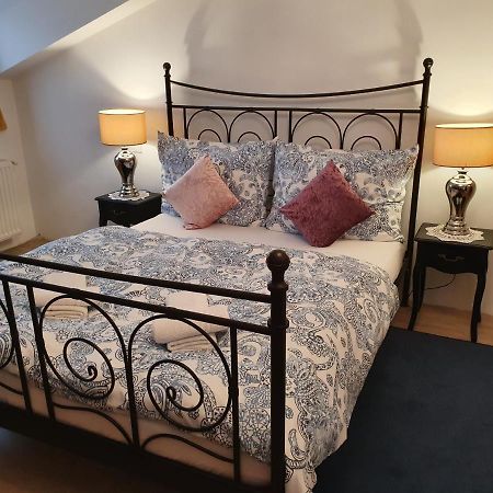 Karmelita Boutique Apartman โชพรอน ภายนอก รูปภาพ