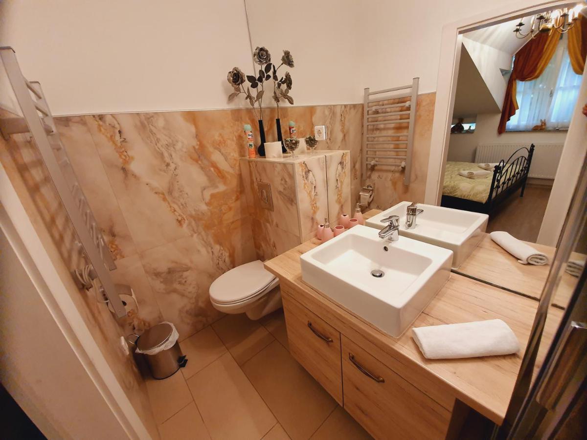 Karmelita Boutique Apartman โชพรอน ภายนอก รูปภาพ