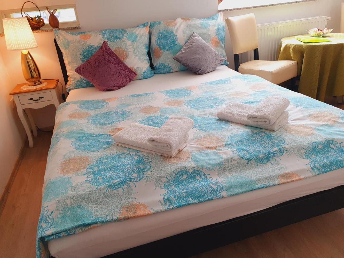 Karmelita Boutique Apartman โชพรอน ภายนอก รูปภาพ