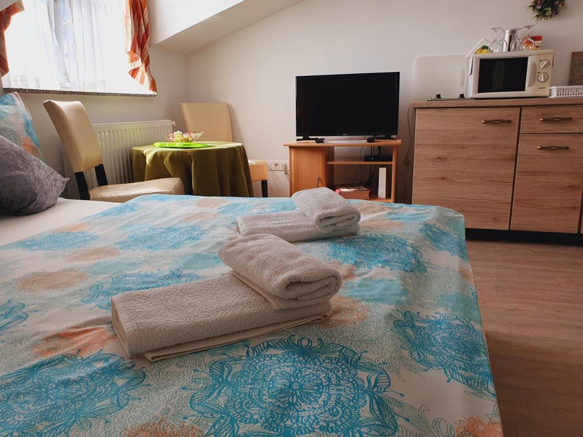 Karmelita Boutique Apartman โชพรอน ภายนอก รูปภาพ