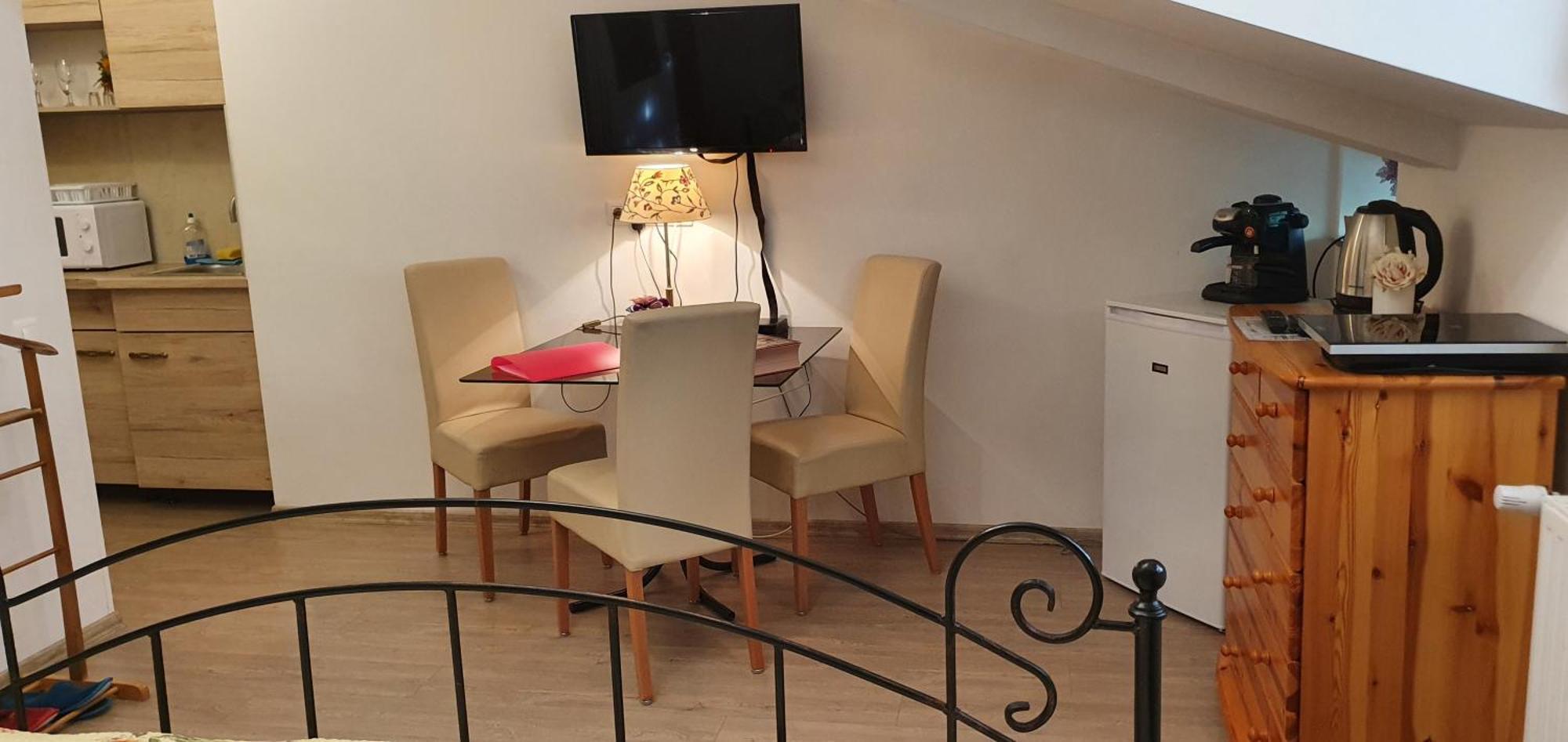 Karmelita Boutique Apartman โชพรอน ห้อง รูปภาพ