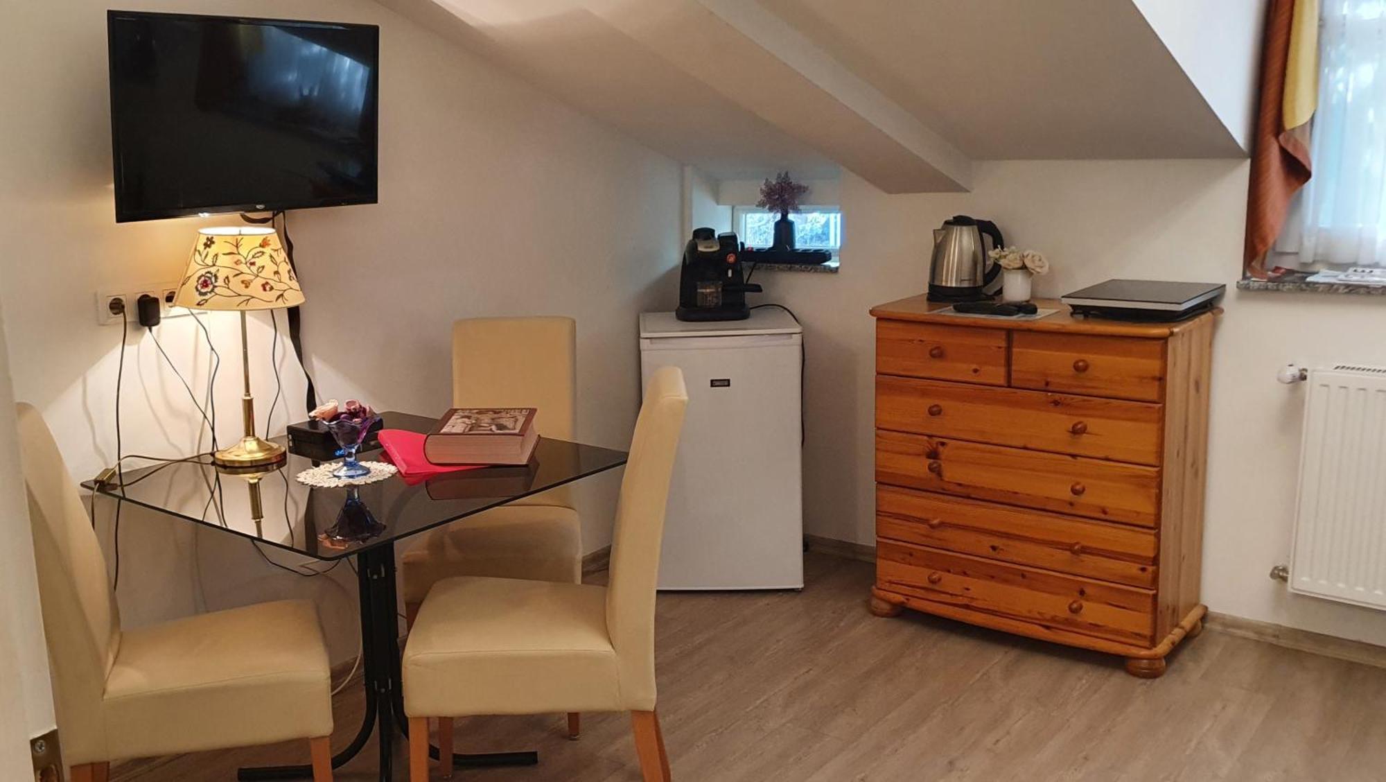 Karmelita Boutique Apartman โชพรอน ห้อง รูปภาพ