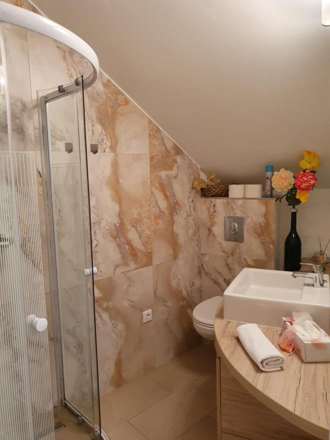 Karmelita Boutique Apartman โชพรอน ภายนอก รูปภาพ