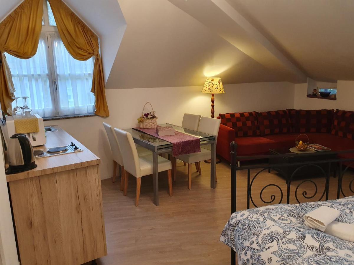Karmelita Boutique Apartman โชพรอน ภายนอก รูปภาพ