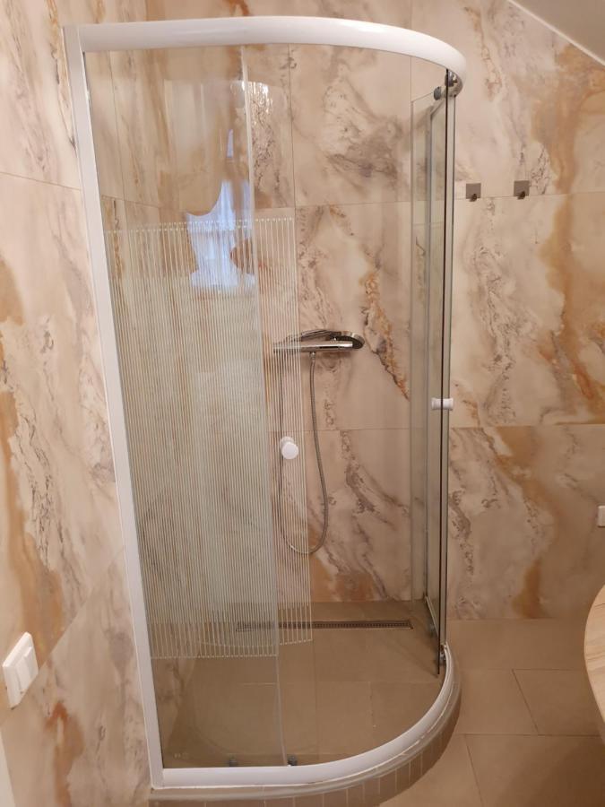 Karmelita Boutique Apartman โชพรอน ภายนอก รูปภาพ