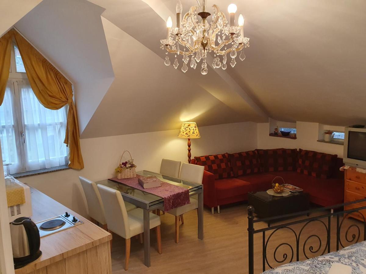 Karmelita Boutique Apartman โชพรอน ภายนอก รูปภาพ